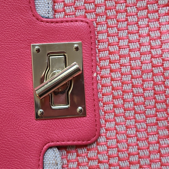 Olivia&Joy Coral and Beige Pocketbook - Picture 4 of 8